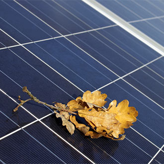 herbst Photovoltaik-Anlage im Herbst